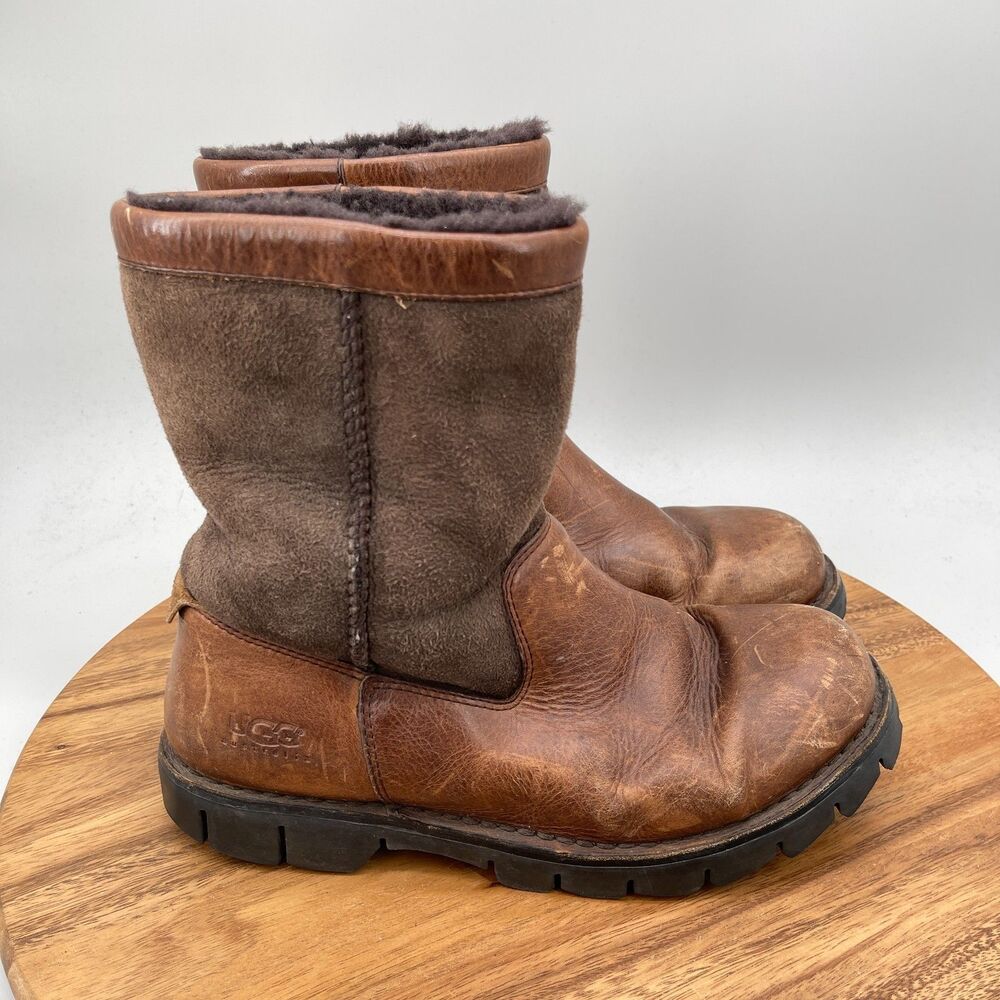 UGG Australia Beacon Boots Mens S ize 9 Brown Leather Sheepskin Pull On